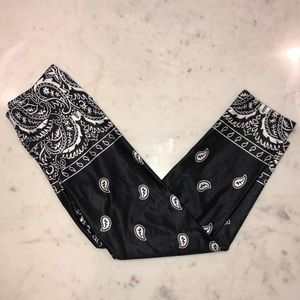 Black crop workout leggings